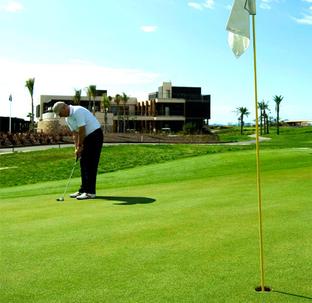Urbanizaciones y campos de golf